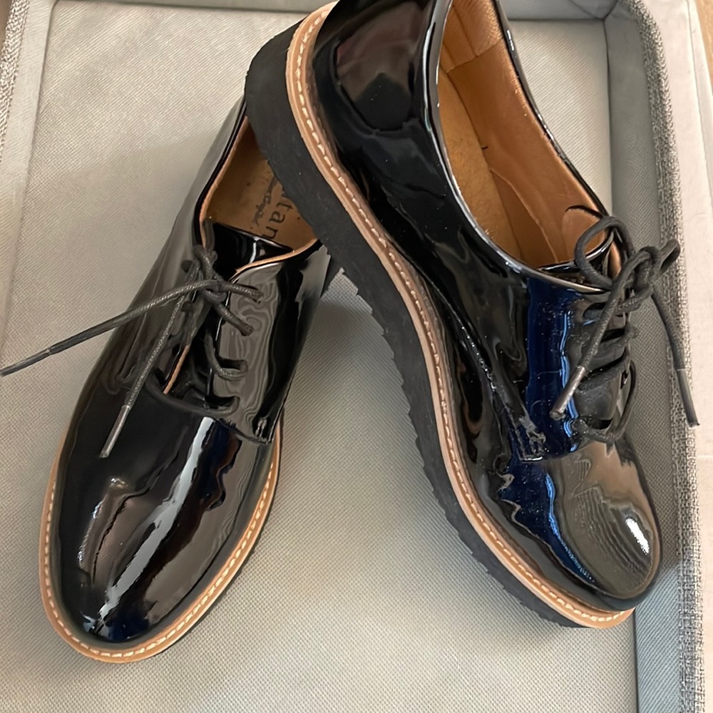 Montana Black Patent Leather Comfort lace up shoes 8 New